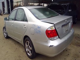 2005 TOYOTA CAMRY, SILVER, LE MODEL, 2.4L, AT. Z26295